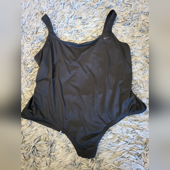 NIKE Essentials Black U-Back Plus Sz One-Piece Swimsuit 3x - Picture 3 of 8